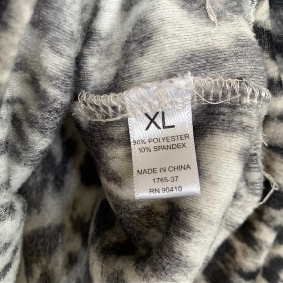 Nicole Miller Leopard Print Long Sleeve Top Sz XL - Picture 4 of 8